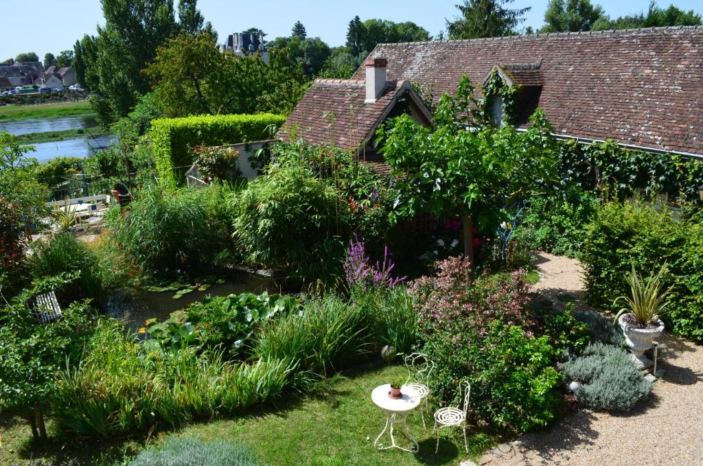 Maison de vacances Gîte de charme Courjumelle 1, square du Centenaire 41130 Selles-sur-Cher