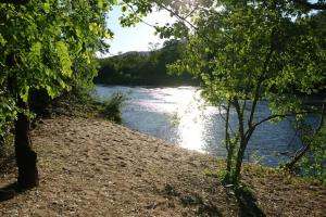 Gîte de charme en Ardèche : vue panoramique, plage privée