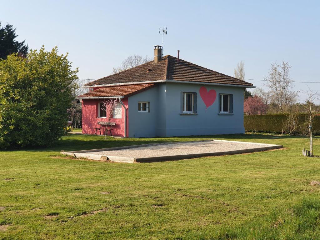 Maison de vacances Gîte de la Maison du L.A.C Maison ROSE 12 Le Perroir 71330 Simard