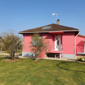 Maison de vacances Gîte de la Maison du L.A.C Maison ROSE 12 Le Perroir 71330 Simard Bourgogne