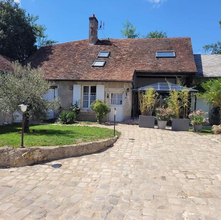 Maison de vacances Gîte de la tour de Loire 65 m2 au pied d'une tour du 17ème 4 Rue Margareth Hughes 41500 Mer