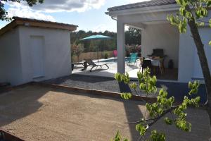 Gite des Clapas Flora, villa avec piscine privée