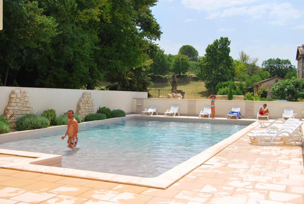 Gîte des Combes Blanches avec piscine 46250 Frayssinet-le-Gélat