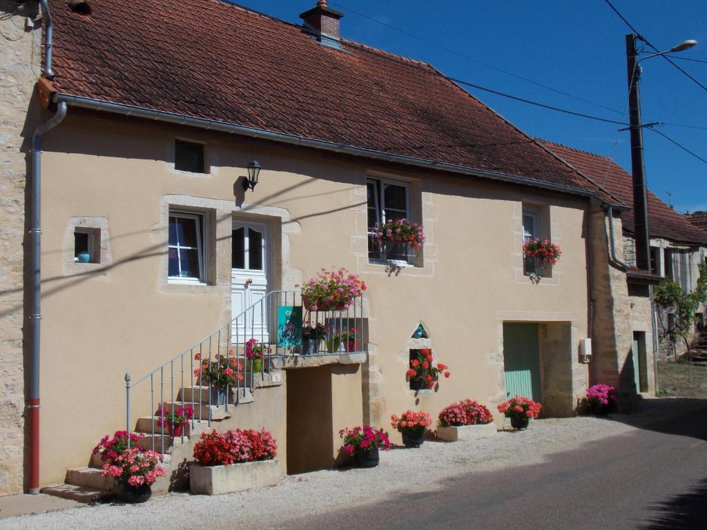 Maison de vacances GITE DES ROCHES 5 Rue du chene 21150 La Roche-Vanneau