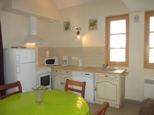 Gîte Dompierre-sur-Besbre, 3 pièces, 4 personnes - FR-1-489-174