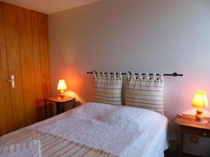 Gîte Dompierre-sur-Besbre, 4 pièces, 6 personnes - FR-1-489-51