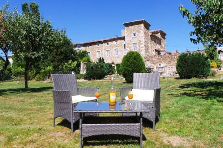 Maison de vacances Gite du Chateau 110 Les Blancs 07370 Éclassan