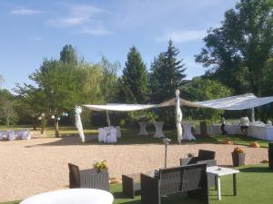 GITE du DOMAINE des PIERRES DOREES
