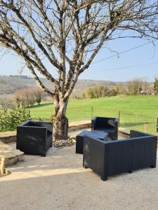 Maison de vacances Gite du Houx - Domaine de Bardenat avec Piscine chauffée Lieu dit Bardenat 120 Chemin de la Fontaine 24620 Marquay Aquitaine