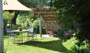 Maison de vacances Gîte du Lapin Voyageur 515 chemin des Mourrelières Le Haut Rioufret 26560 Lachau Rhône-Alpes