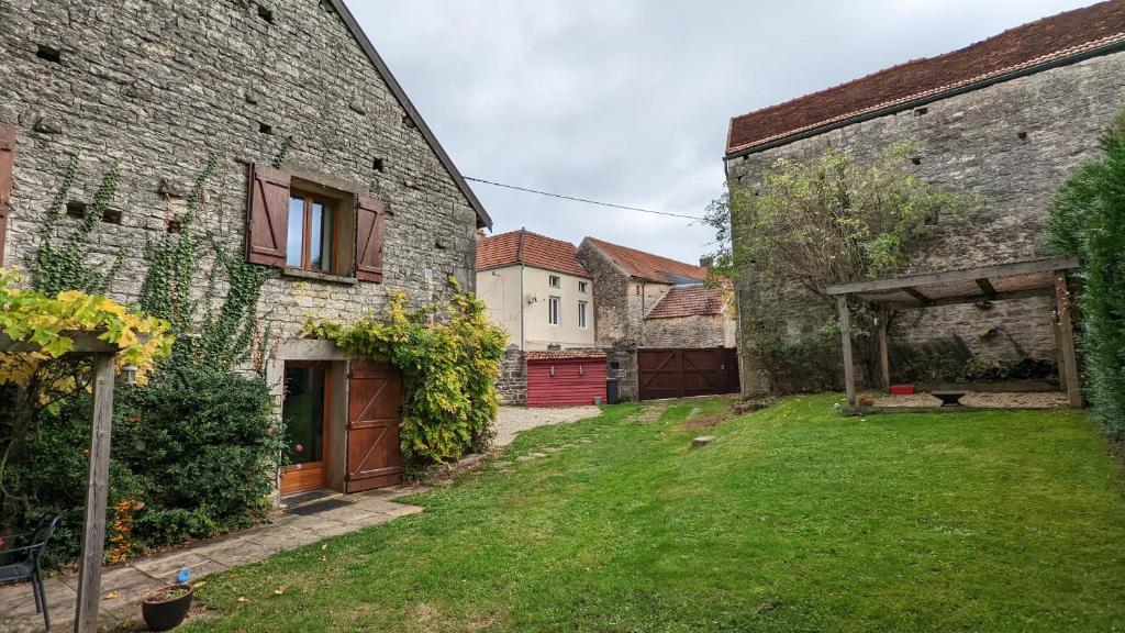 Maison de vacances Gite du Noyer 6 rue st Antoine 21330 Bissey-la-Pierre