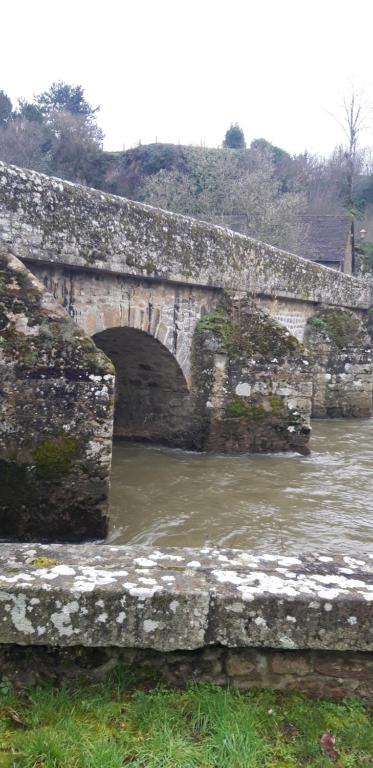 Gite du Pont Saint-Céneri-Le-Gérei dans les Alpes Mancelles 24 le Pont, 72130 Saint-Céneri-le-Gérei