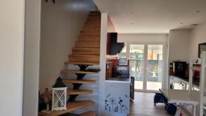 Gîte Du Soleil Maison lumineuse avec terrasse solarium parking privé