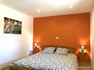 Gîte Échassières, 6 pièces, 10 personnes - FR-1-489-201