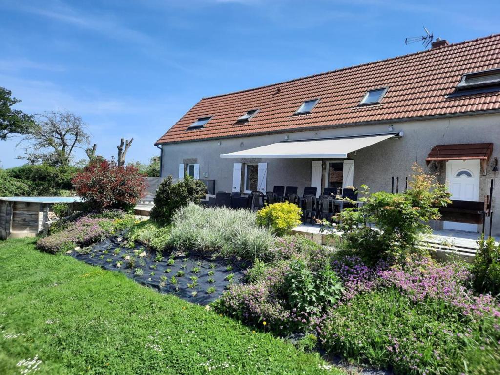 Maison de vacances Gîte Échassières, 6 pièces, 10 personnes - FR-1-489-201 LES BONDILLETS 03330 Échassières