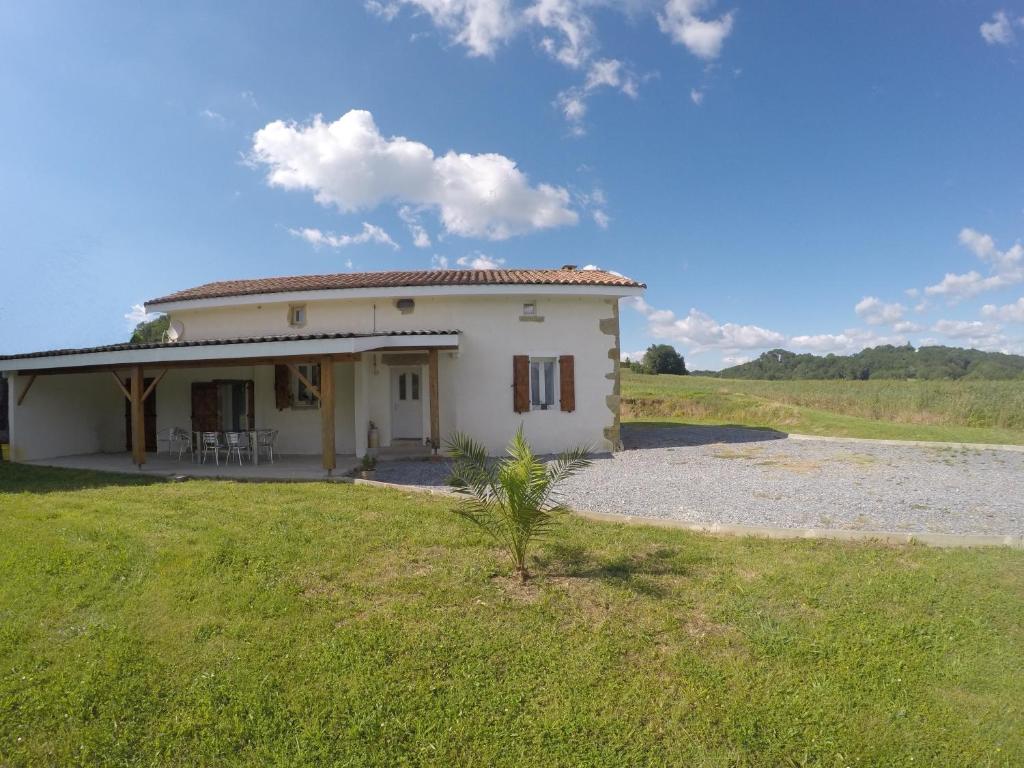 Maison de vacances Gîte en Béarn entre Océan et Montagne classé 4 Etoiles 90 Chemin de Castelner 64300 Labeyrie