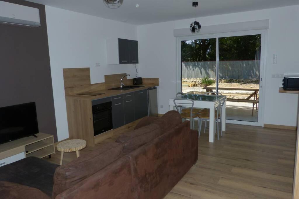 Gîte entièrement rénové au calme sur le thème de la terre 164 Impasse de Fourtrouse, 84200 Carpentras
