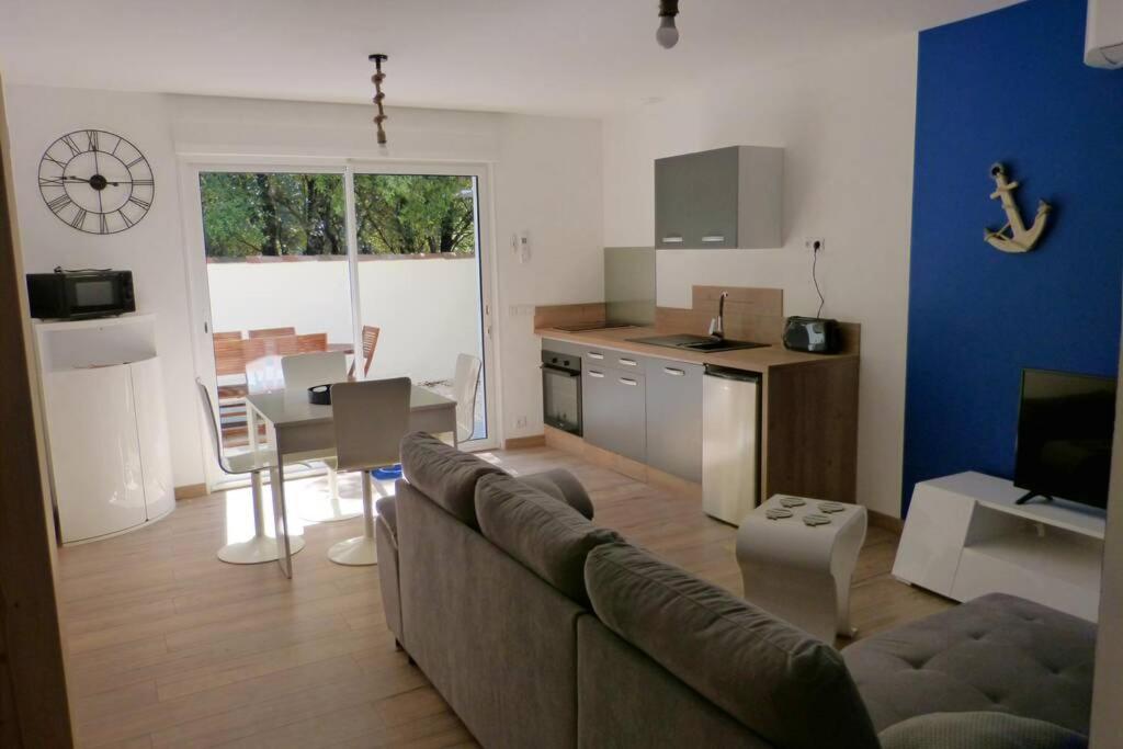 Gîte entièrement rénové sur le thème de la mer. 164 Impasse de Fourtrouse, 84200 Carpentras