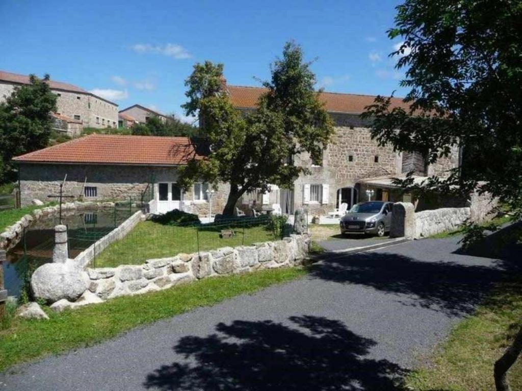 Gîte Esplantas-Vazeilles-Esplantas, 4 pièces, 8 personnes - FR-1-582-225 La Brugère, 43170 Chaylot