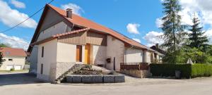 Maison de vacances Gîte et SPA Chez Jules 2 Rue de la Mairie 25530 Vellerot-lès-Vercel Franche-Comté