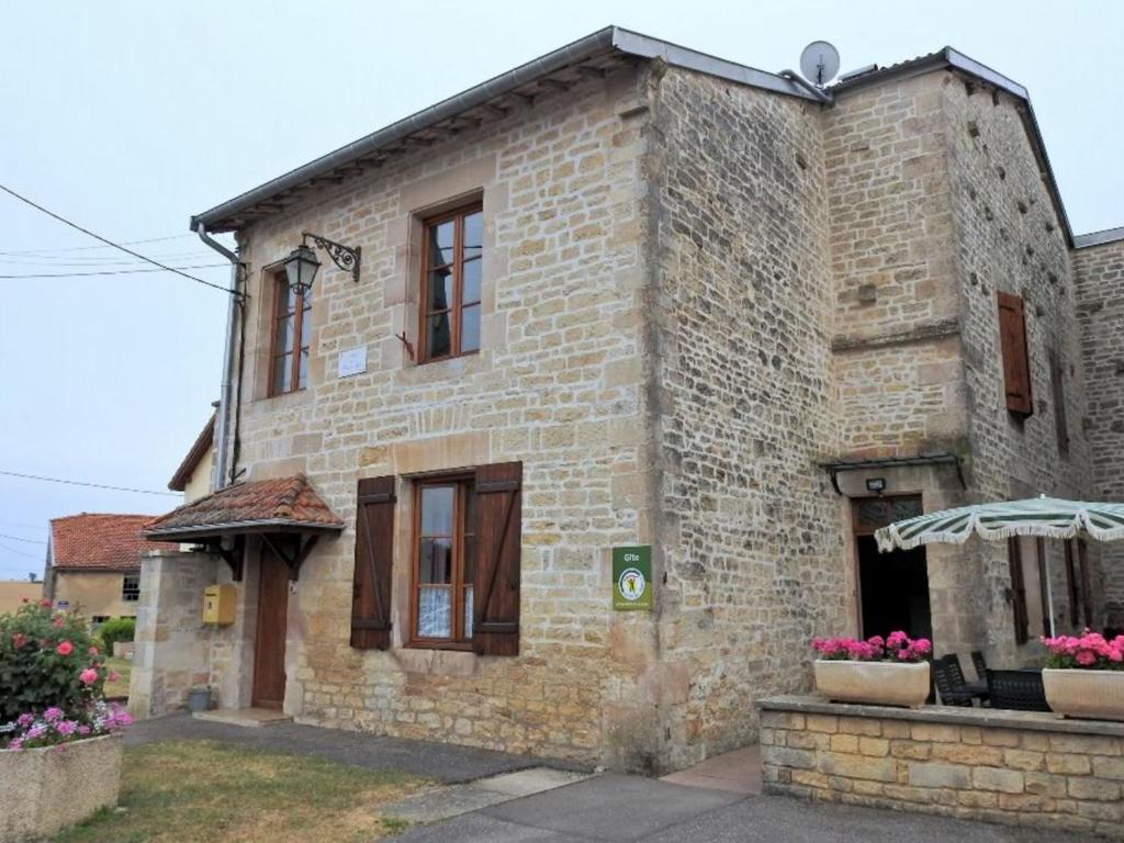 Gîte Ferrière-et-Lafolie, 4 pièces, 6 personnes - FR-1-611-3 Mairie, 52300 Ferrière-et-Lafolie