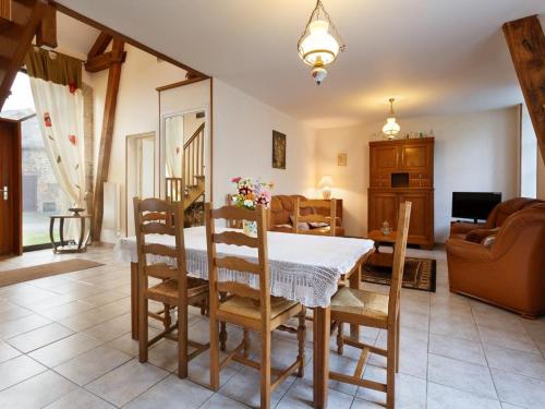 Gîte Ferrières-sur-Sichon, 4 pièces, 7 personnes - FR-1-489-101