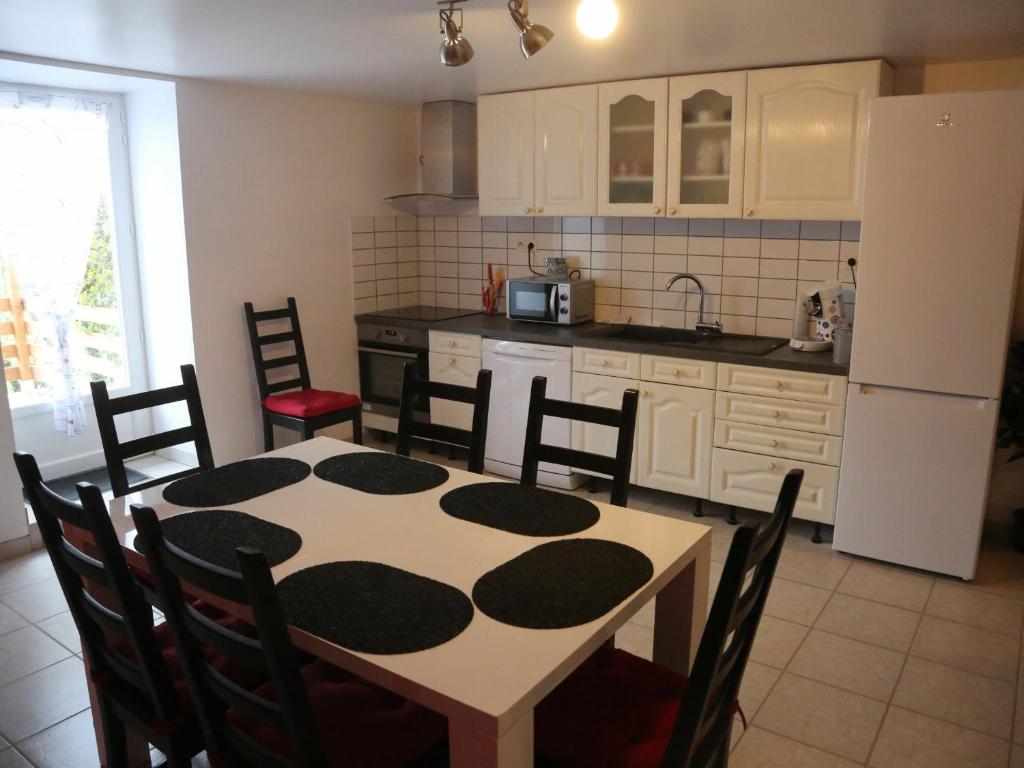 Maison de vacances Gîte Fléville-Lixières, 4 pièces, 6 personnes - FR-1-584-166 6 Rue de l'Église 54150 Fléville-Lixières