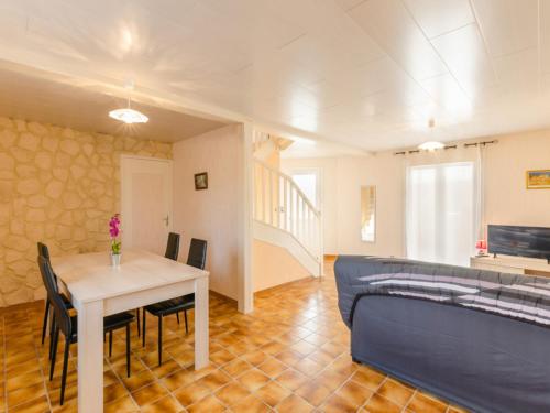 Gîte Fontaine-les-Grès, 4 pièces, 7 personnes - FR-1-543-4