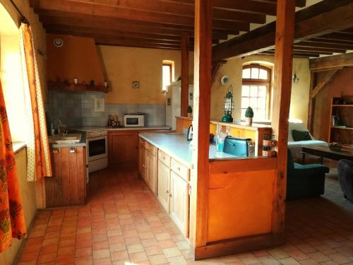 Gîte Fontenay-sur-Vègre, 6 pièces, 12 personnes - FR-1-410-158