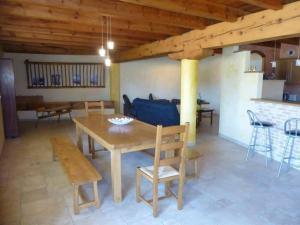 Gîte Freycenet-la-Tour, 3 pièces, 5 personnes - FR-1-582-277