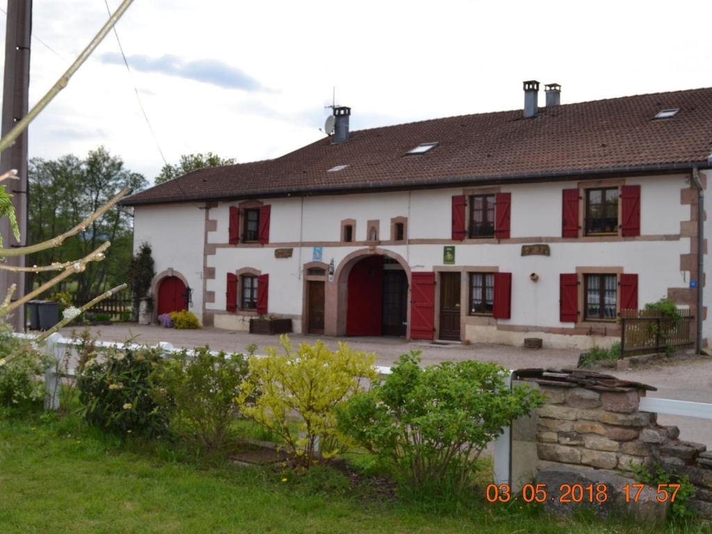 Maison de vacances Gîte Granges-Aumontzey-Aumontzey, 5 pièces, 10 personnes - FR-1-589-231 272 Rue du Huit Mai 88640 Aumontzey