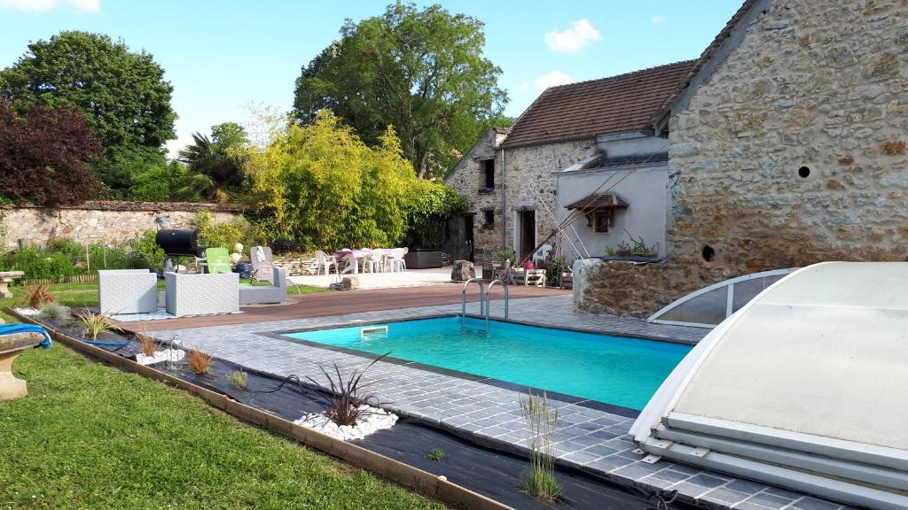Maison de vacances GITE HARY 13 Grande Rue 89340 Villeblevin