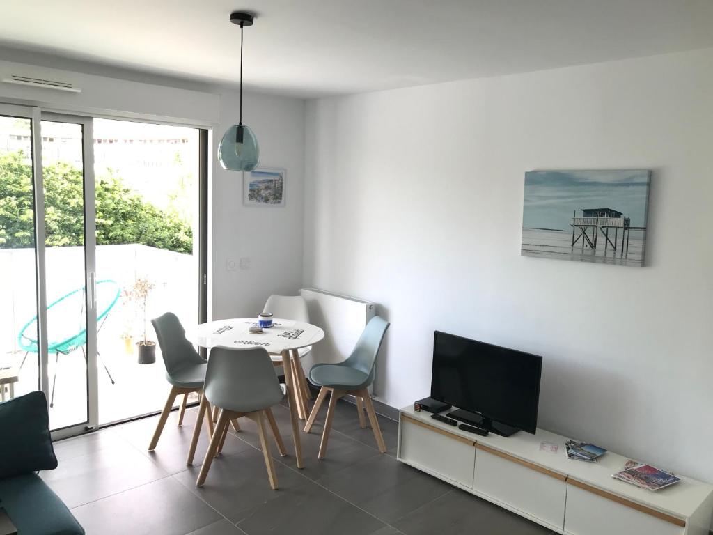 GITE JARDIN/TERRASSE COSY PRES PLAGES