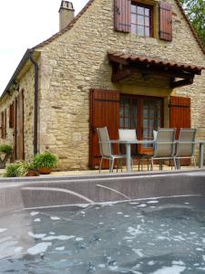 Maison de vacances Gîte l'Orée du bois - maison individuelle avec jacuzzi privé lieu dit Labastide 46250 Frayssinet-le-Gélat Midi-Pyrénées