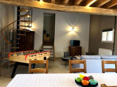 Gîte la bergerie, piscine chauffée, jacuzzi