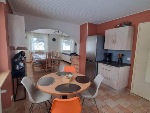 Gîte La Bourgonce, 6 pièces, 10 personnes - FR-1-589-460