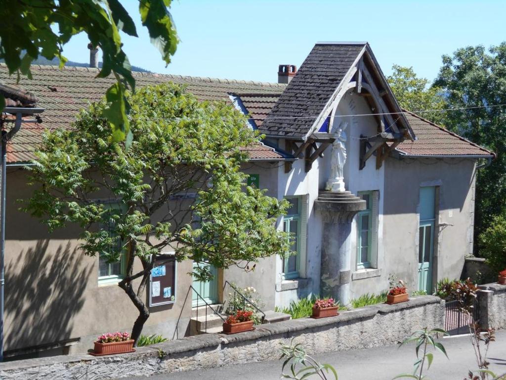 Maison de vacances Gîte La Chabanne, 6 pièces, 12 personnes - FR-1-489-343 LE BOURG 03250 La Chabanne