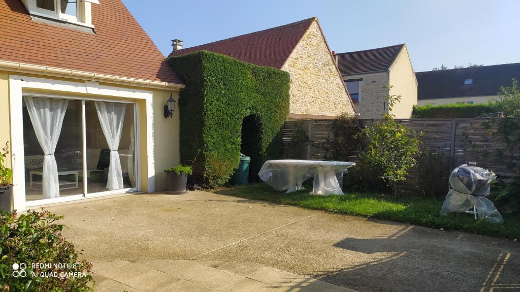 Gîte La Chapelle - Manoir le Plessix Madeuc 22130 Corseul