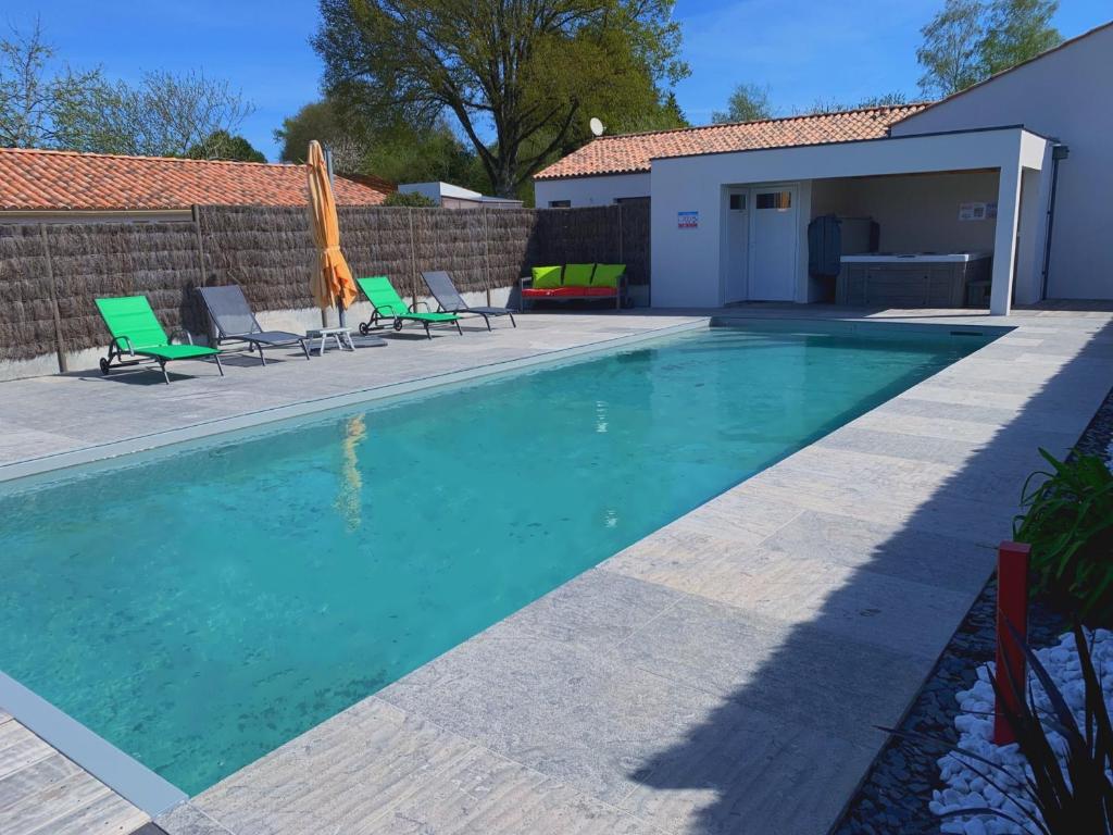 Maison de vacances Gîte La Garnache, 4 pièces, 6 personnes - FR-1-426-464 29 Rue du Fbg Saint-Thomas 85710 La Garnache