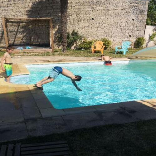 Gîte la Gatounette piscine jardin partagé avec hôtes