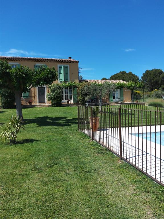 Maison de vacances Gite La RESTANCO Route du Ferigoulas 13890 Mouriès