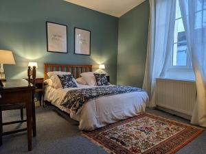 Gîte La Rochefoucauld-en-Angoumois, 6 pièces, 10 personnes - FR-1-653-229