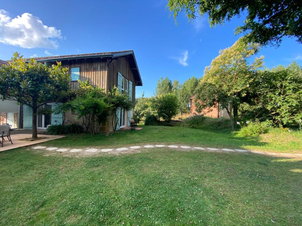 Gîte La Tour-Saint-Gelin, 2 pièces, 2 personnes - FR-1-381-24