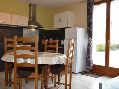 Gîte Laines-aux-Bois, 2 pièces, 4 personnes - FR-1-543-87