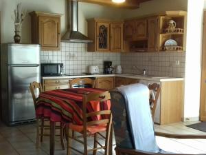 Gîte Lanuéjouls, 3 pièces, 5 personnes - FR-1-601-123