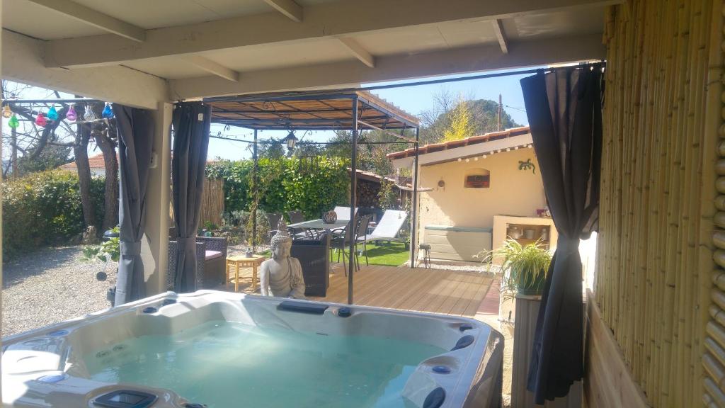 gite LAPAZ/jacuzzi privé/piscine 306 allée du lieutenant paul brunbrouck, 83300 Draguignan