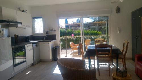 gite LAPAZ/jacuzzi privé/piscine