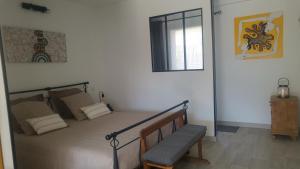 gite LAPAZ/jacuzzi privé/piscine