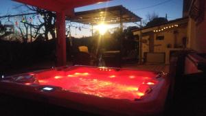 gite LAPAZ/jacuzzi privé/piscine
