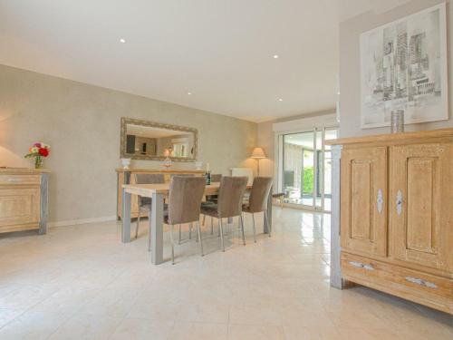 Gîte Lavau, 5 pièces, 6 personnes - FR-1-543-226